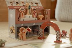 CAJA DE JUEGO CON PISTA CARRERAS FSC LIT