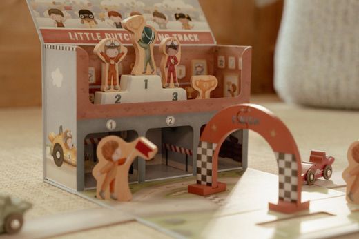 CAJA DE JUEGO CON PISTA CARRERAS FSC LIT