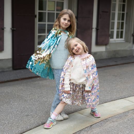 Capa brillante sirena azul