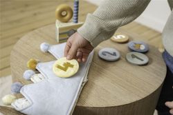 Corona de cumpleaños azul