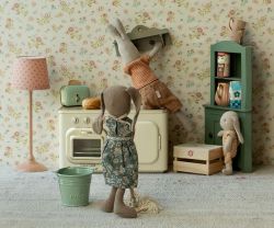 Cubo y fregona en miniatura