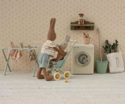 Cubo y fregona en miniatura