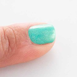 ESMALTE DE UÑAS AL AGUA NAMAKI VERDE CARIBE