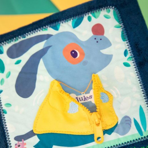 Jules "Aprendo a vestirme"