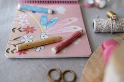 LIBRO MÁGICO JARDÍN DE ROSA CON LÁPICES