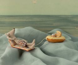 Ratón de playa con colchón de aire, Papá - Flores