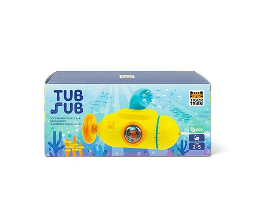 Submarino lanza agua